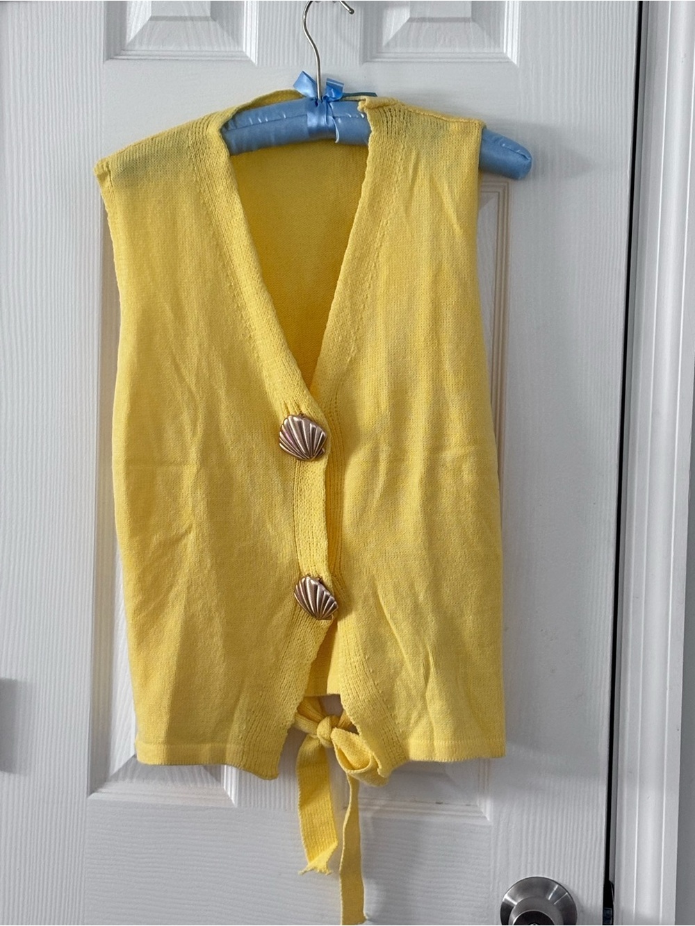 SHEIN Yellow Shell-Button Knit V-Neck Vest - Picture 2 of 10